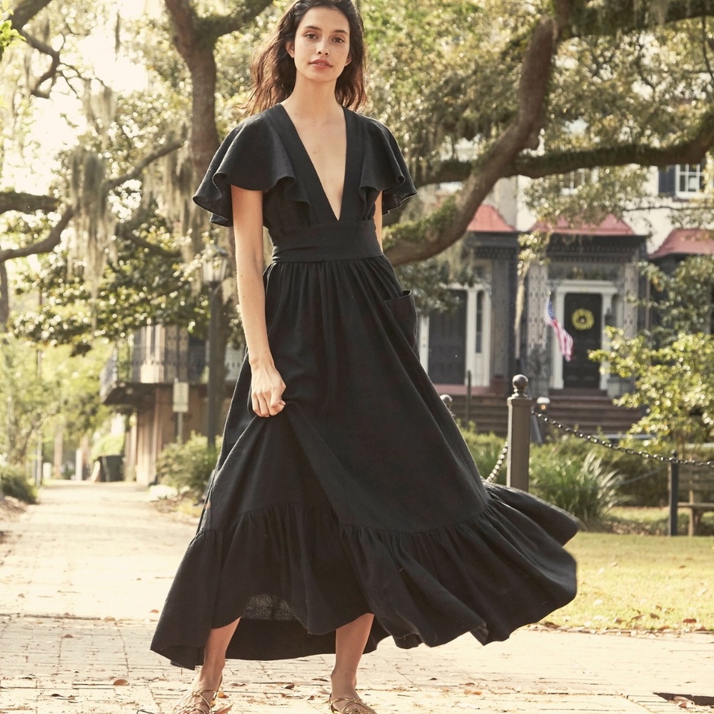 Doen Black Flutter-Sleeve Maxi Dress